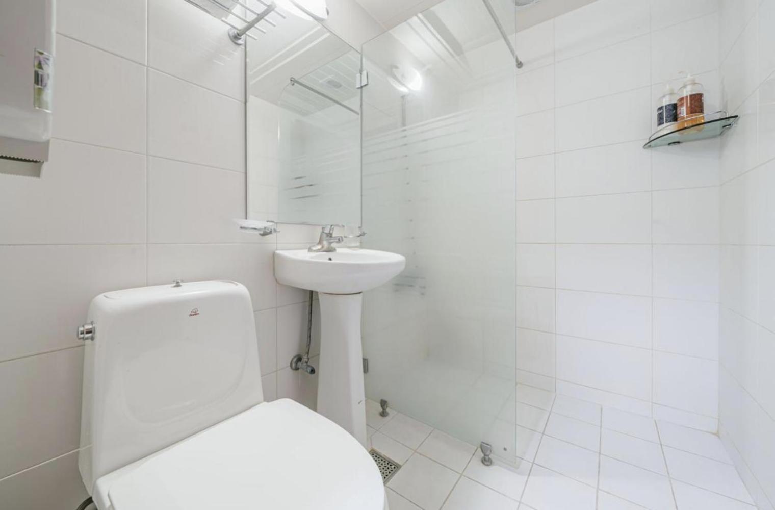 Manhattan Hotel Чеджудо Экстерьер фото