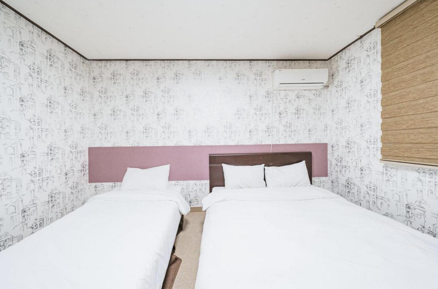 Manhattan Hotel Чеджудо Экстерьер фото